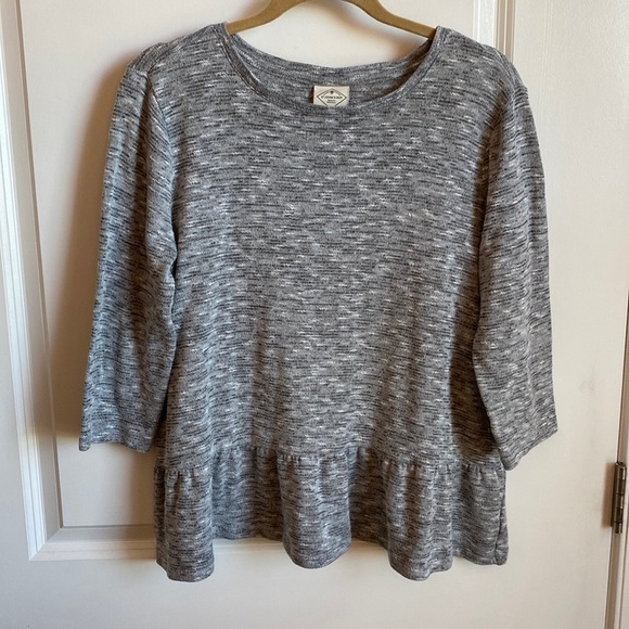 St. John's Bay Sweaters - St. John’s Bay Gray Sweater Ruffle Hem Long Sleeve